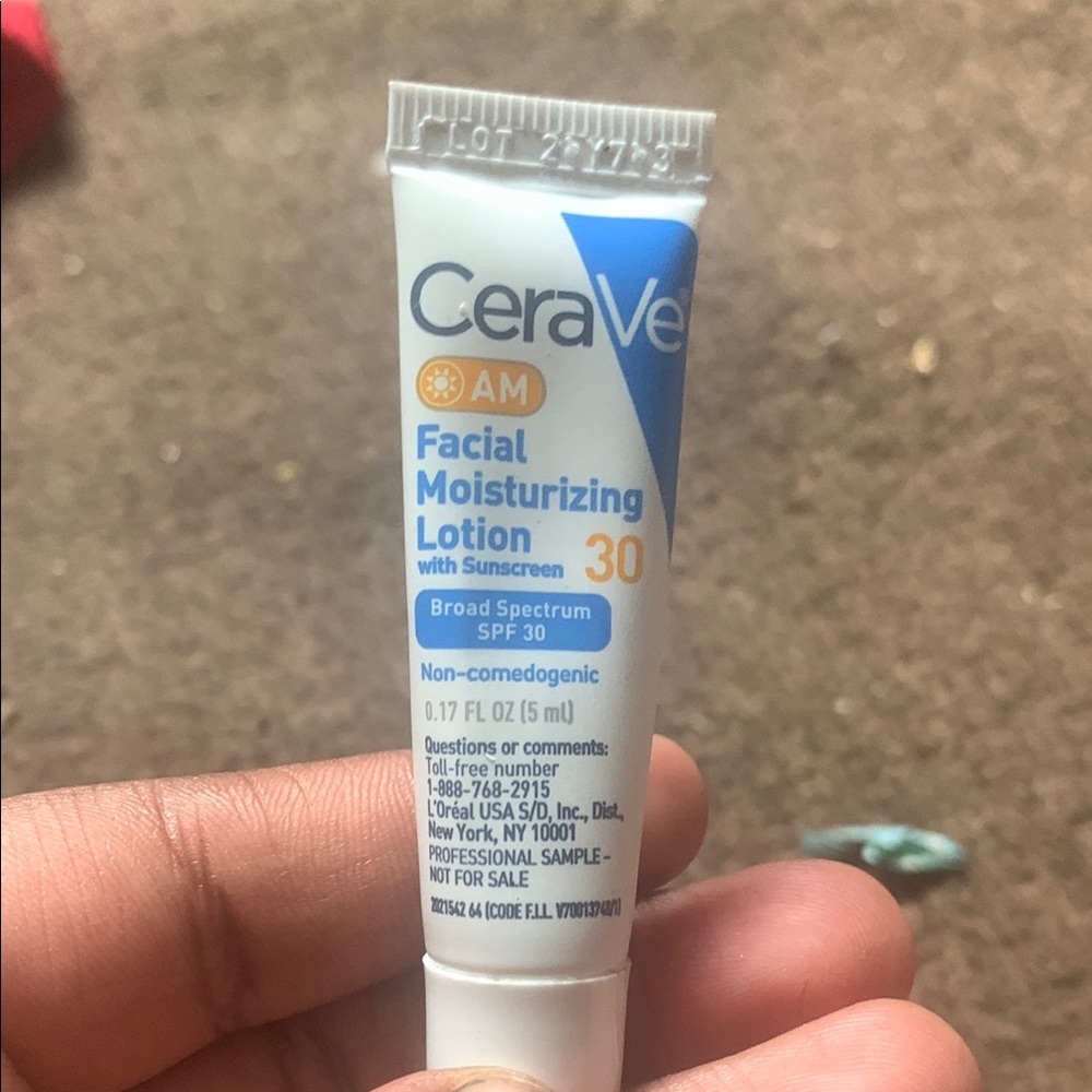 CeraVe AM Facial Moisturizing Lotion with Sunscreen - White